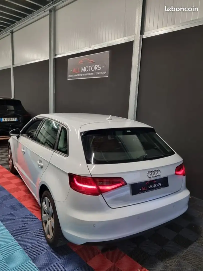 Audi A3 1.4 TFSI 122CH AMBITION S TRONIC Blanc - 2