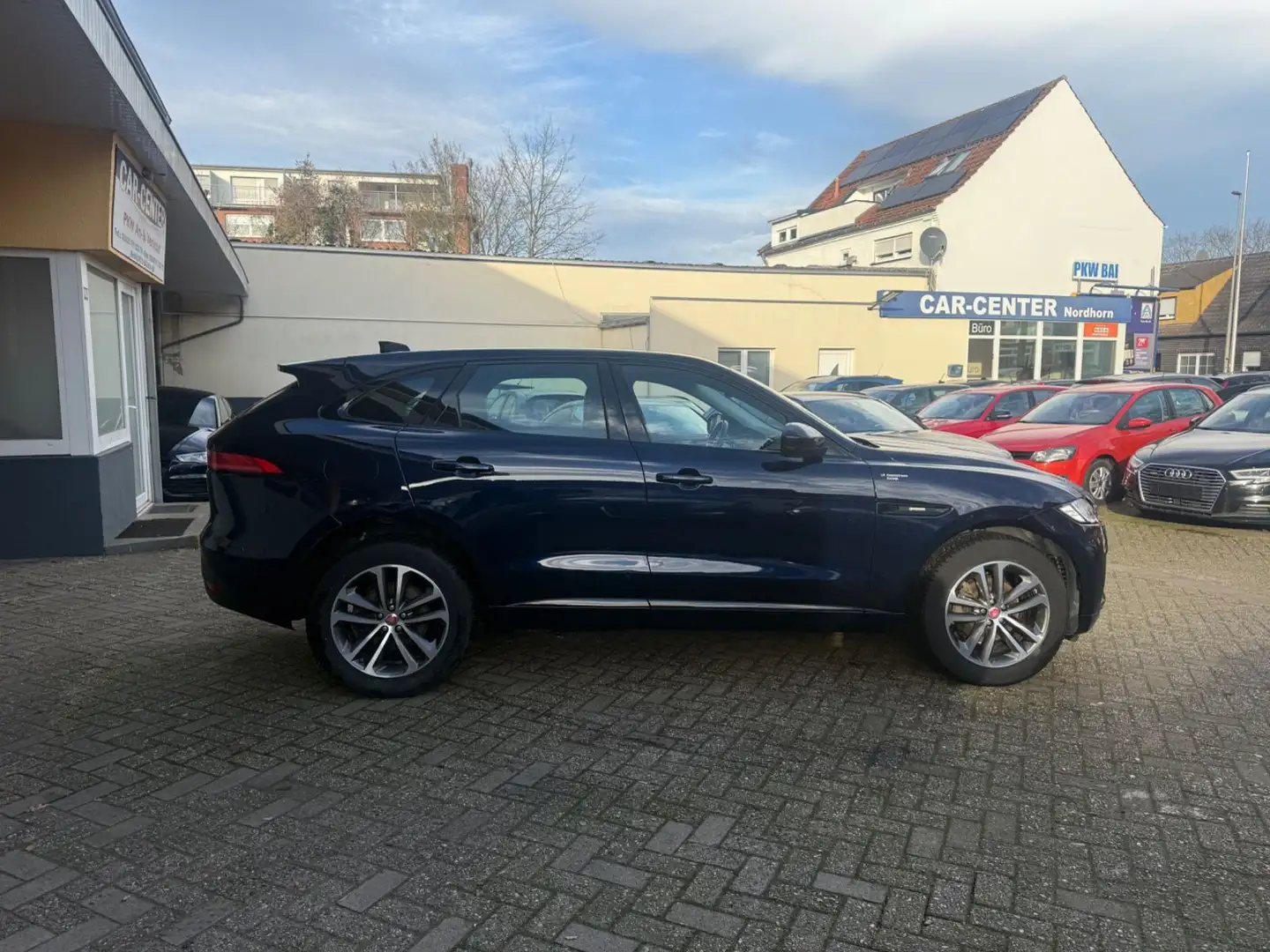 Jaguar F-Pace R-Sport 20d*LEDER*SHZ*Alcantara*** Bleu - 2
