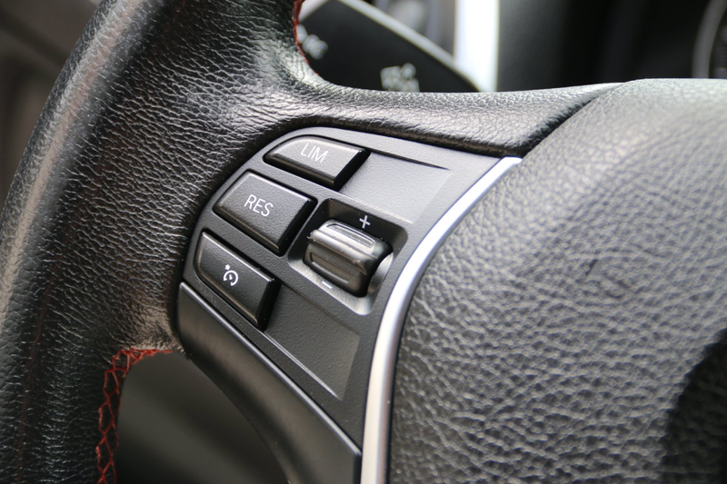 BMW 118 1-serie 118i High Executive — photo 17