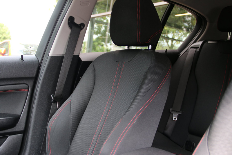 BMW 118 1-serie 118i High Executive — photo 11
