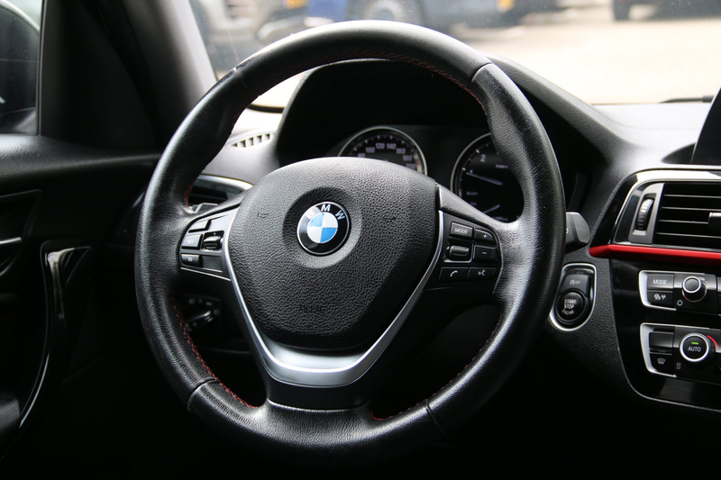 BMW 118 1-serie 118i High Executive — photo 13