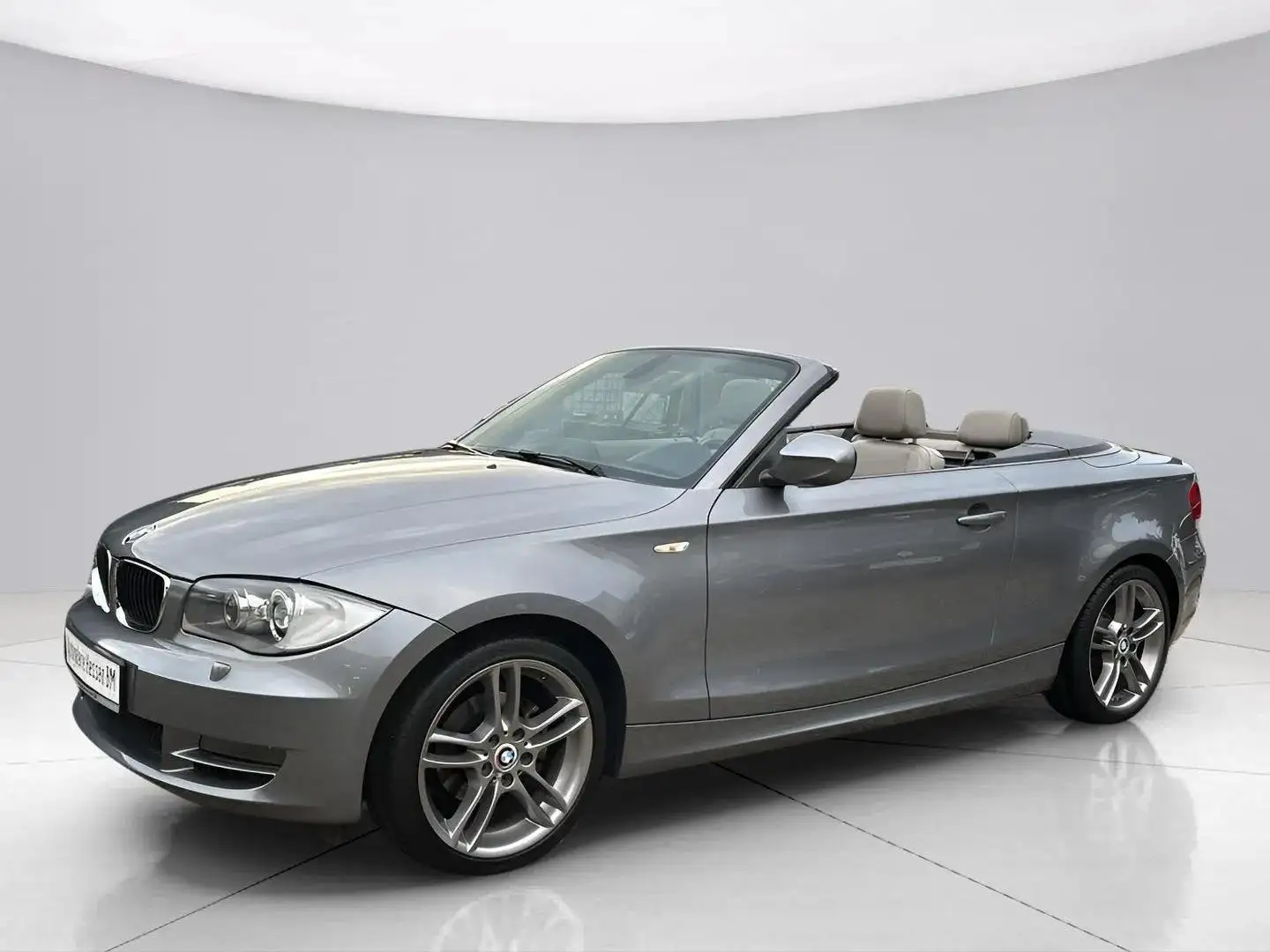 BMW 118 118i*SHZ*Temp.*Navi*PDC*BT*AUX*USB*ALU*Leder*Klima Grijs - 2