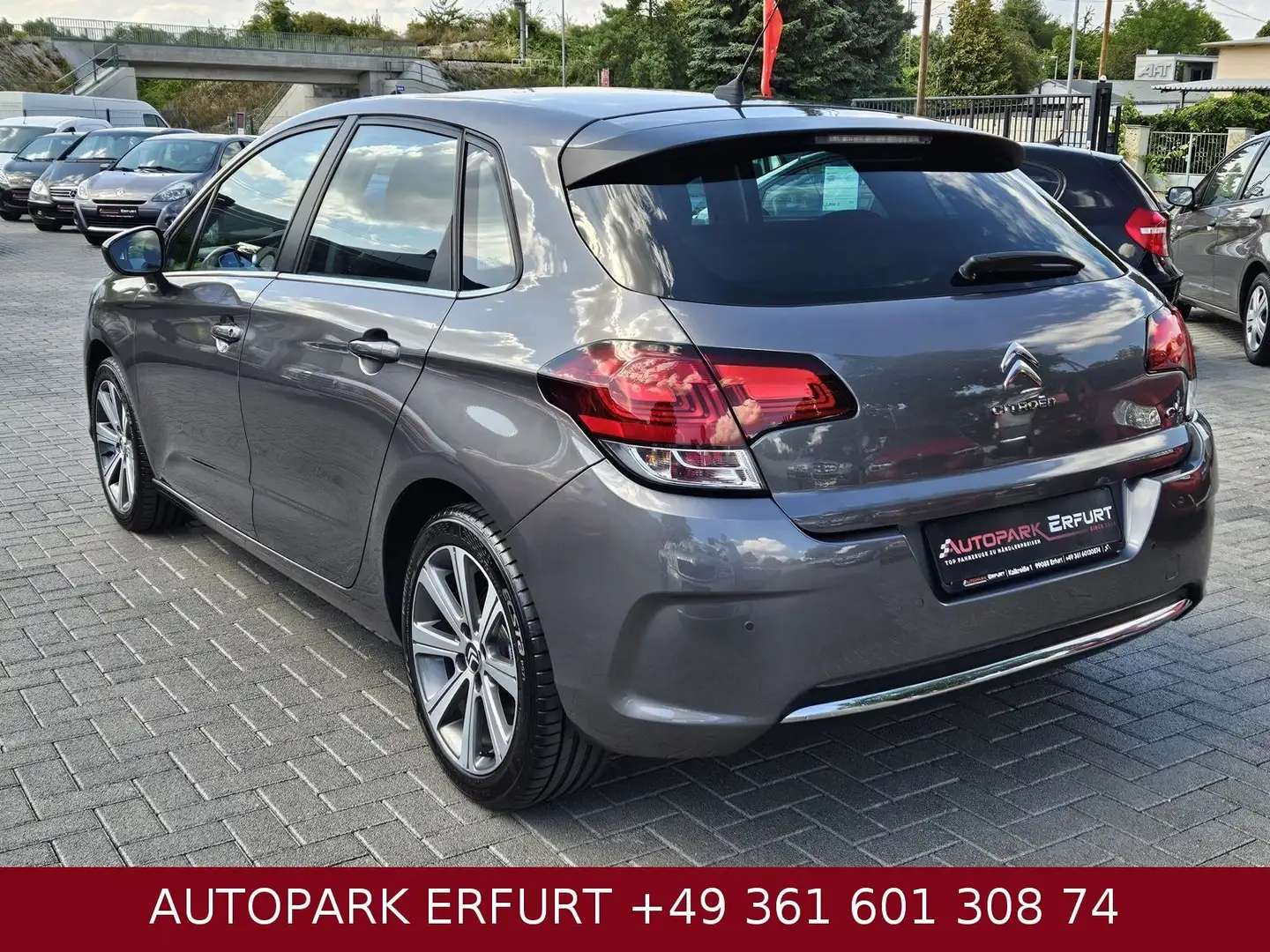 Citroen C4 Lim. Tendance*Klima*Temp*Navi*StzH*Phone*PDC Grau - 2
