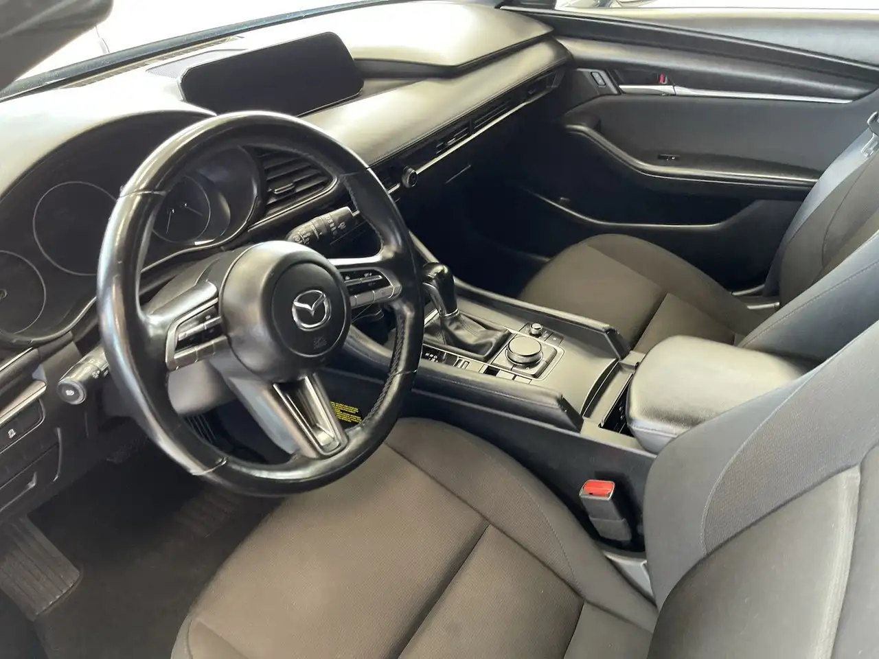 Mazda 3 снимка Mazda 3