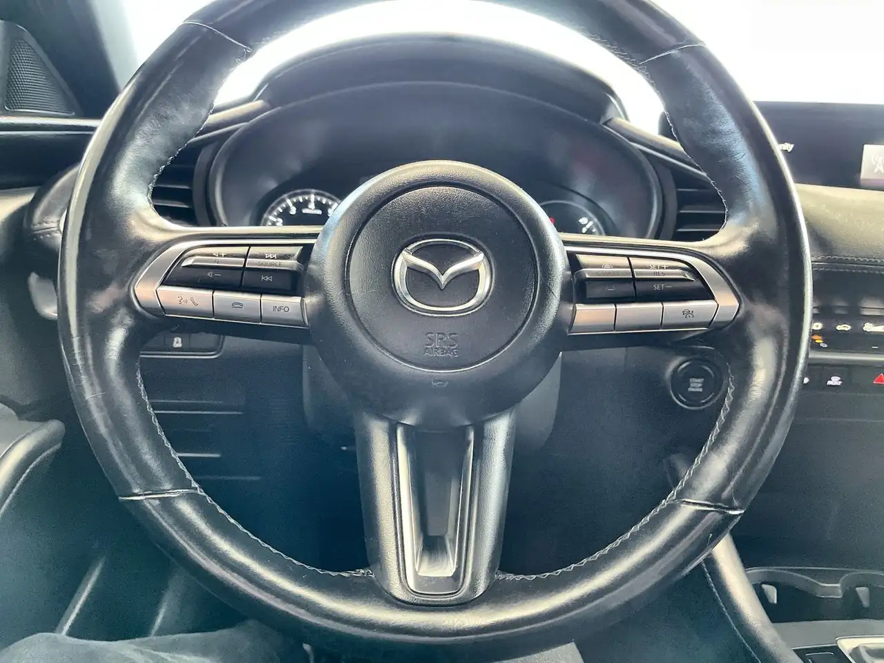 Mazda 3 снимка Mazda 3
