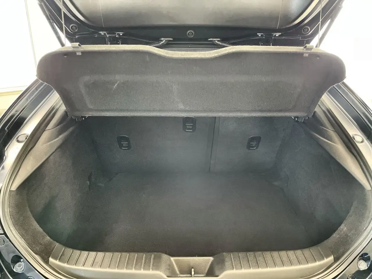 Mazda 3 снимка Mazda 3