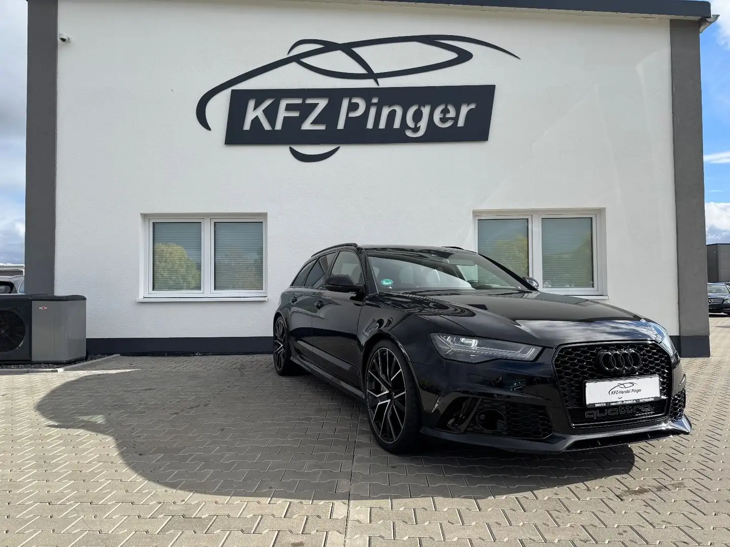 Audi RS6 RS 6 Avant 4.0 TFSI Quattro Performance Zwart - 1