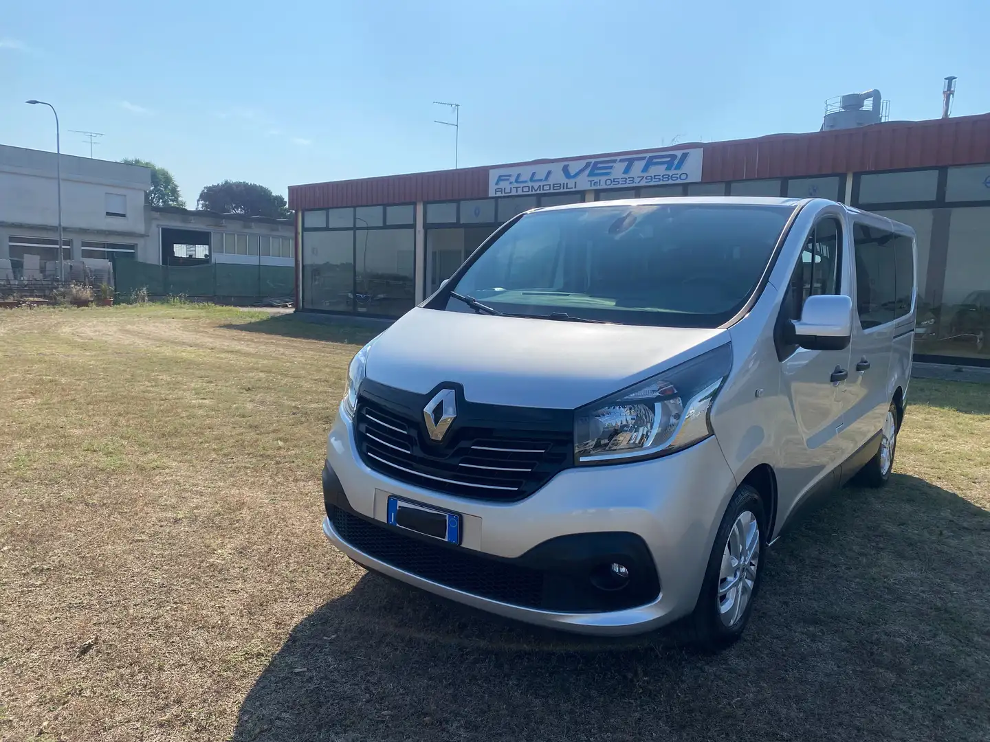 Renault Trafic 9 posti full optional Grigio - 1