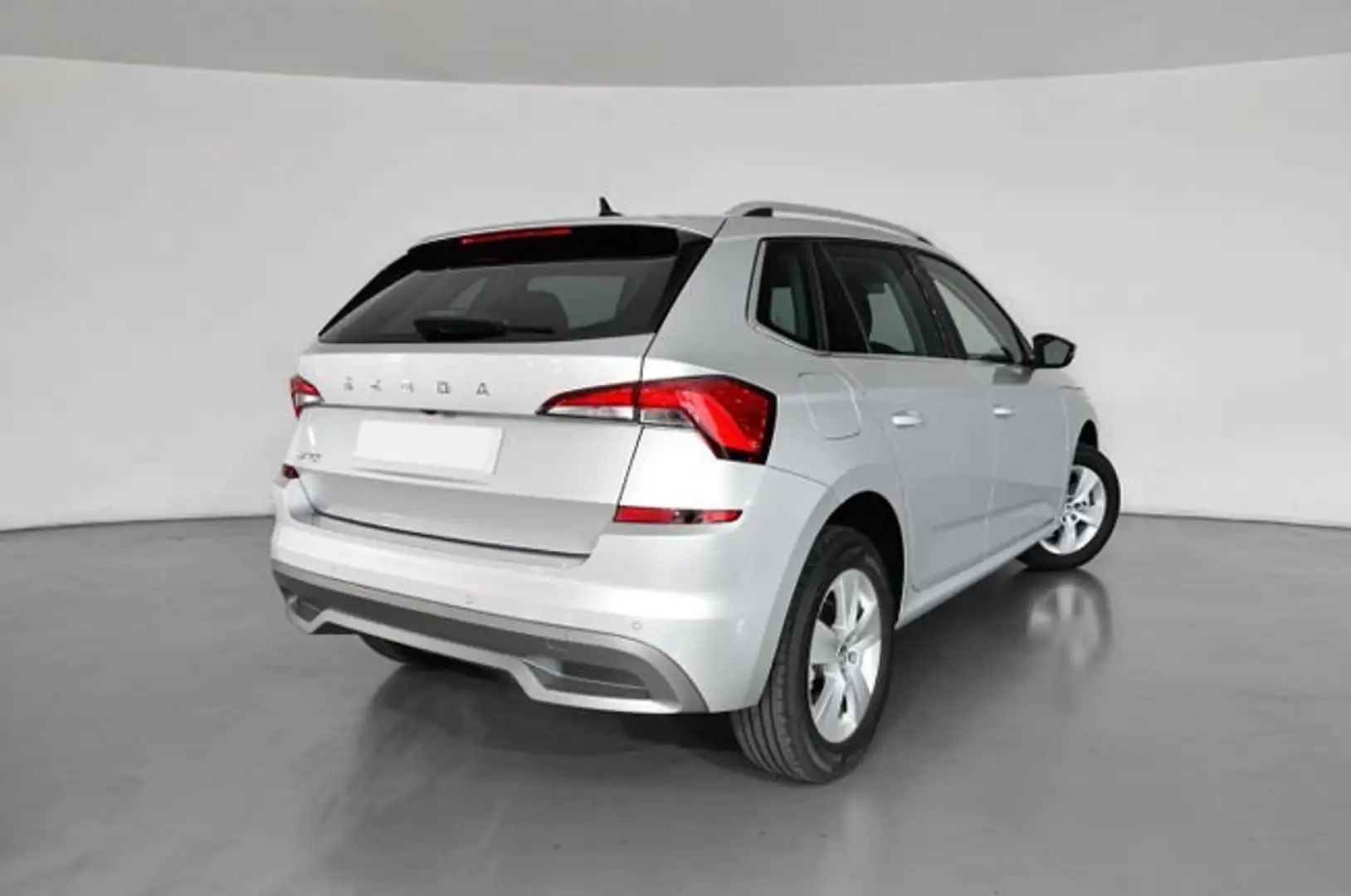 Skoda Kamiq 1.0 TSI Ambition 81kW Plateado - 2