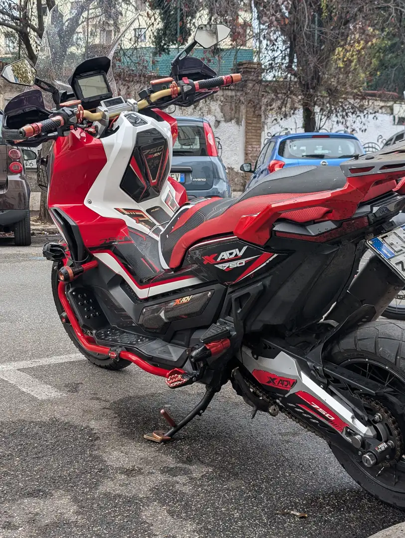 Honda X-ADV 750 Rosso - 2
