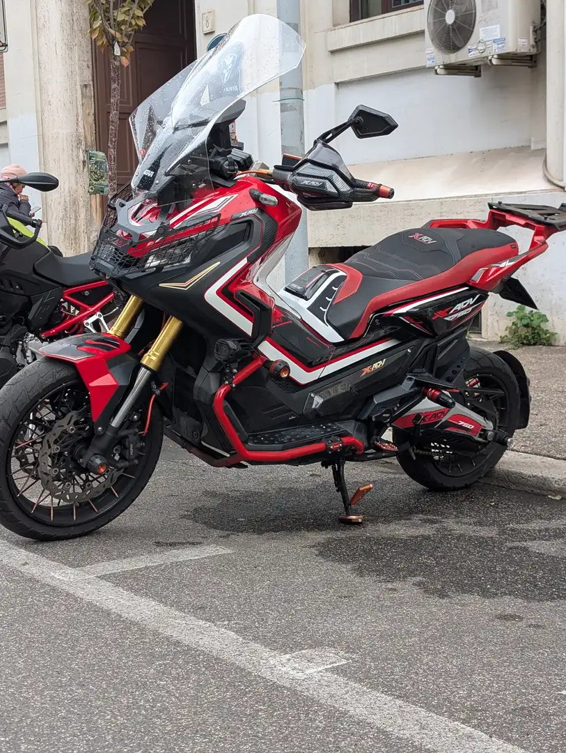 Honda X-ADV 750 Rosso - 1