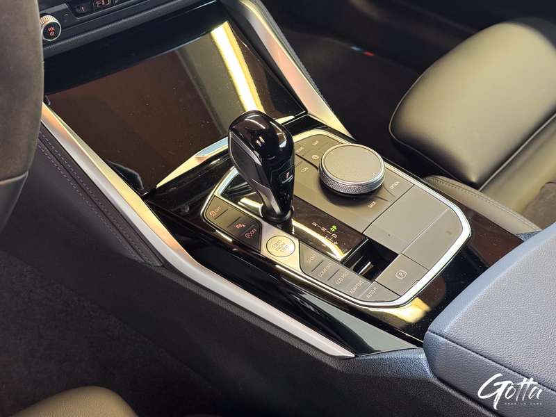 Photo du véhicule BMW 240