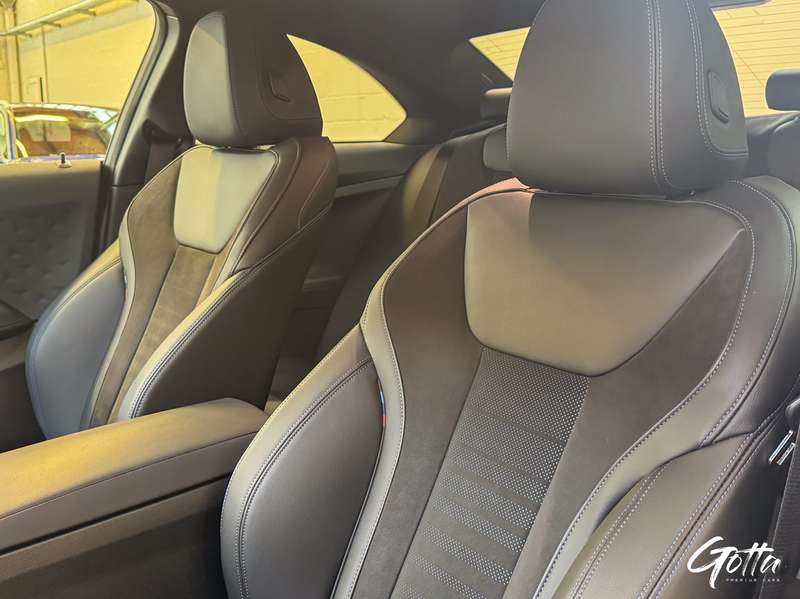 Photo du véhicule BMW 240