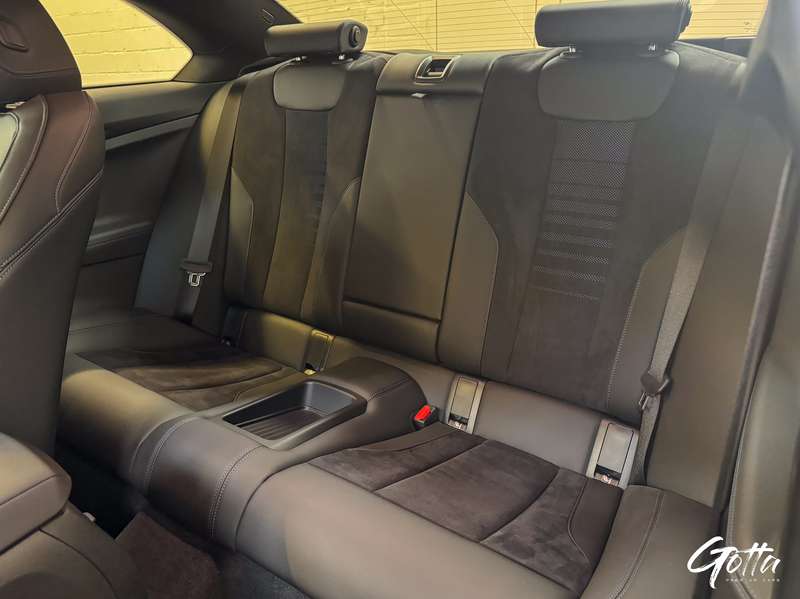 Photo du véhicule BMW 240