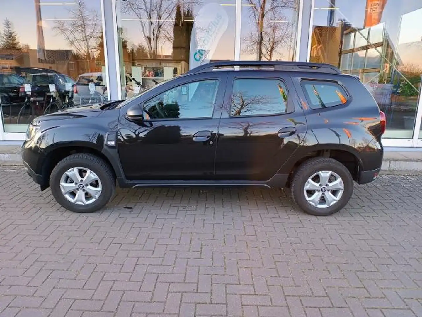 Dacia Duster II TCe 100 LPG Deal, BT, 1.Hand, geringer Verbrauc Schwarz - 2