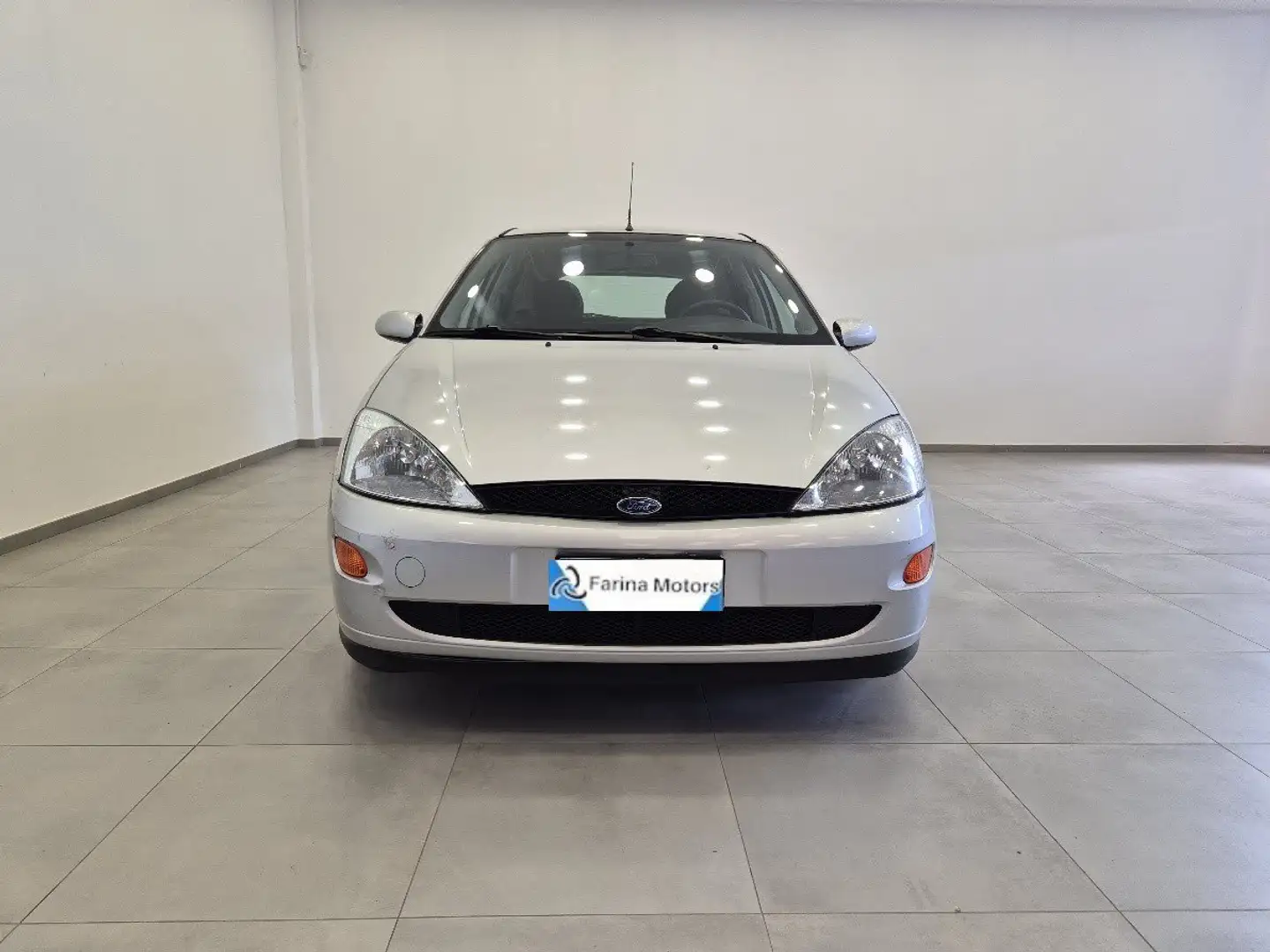 Ford Focus Focus 1.8 TDi cat 5p. Ambiente - NEOPATENTATI - C Plateado - 2