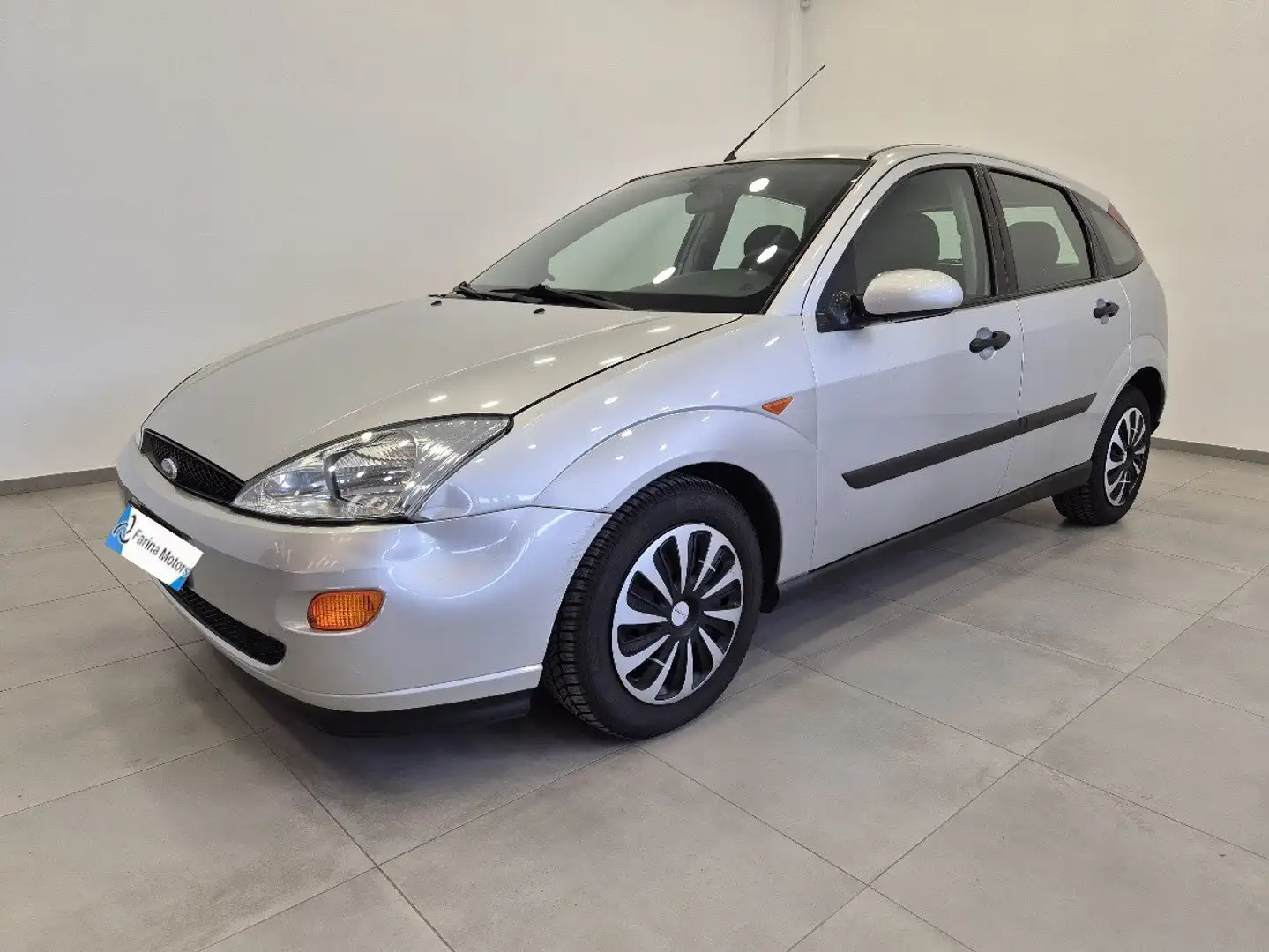 Ford Focus Focus 1.8 TDi cat 5p. Ambiente - NEOPATENTATI - C Plateado - 1