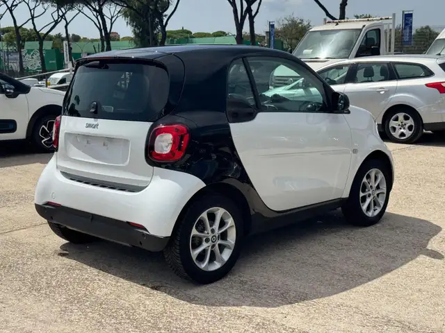 Smart Fortwo view 3