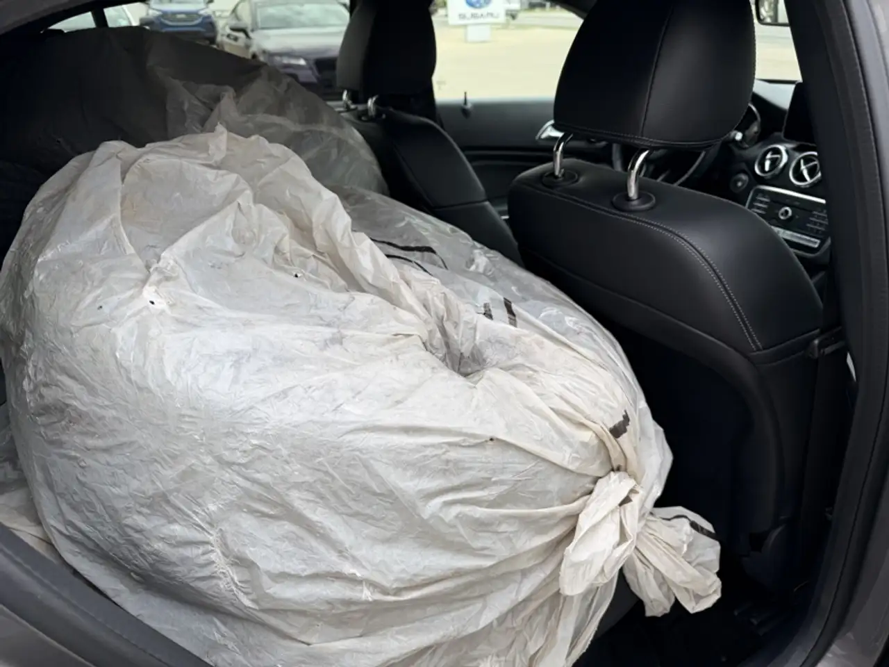 Mercedes-Benz GLA снимка Mercedes-Benz GLA