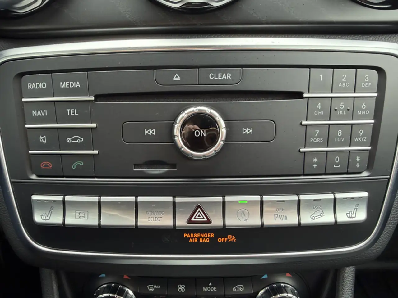 Mercedes-Benz GLA снимка Mercedes-Benz GLA