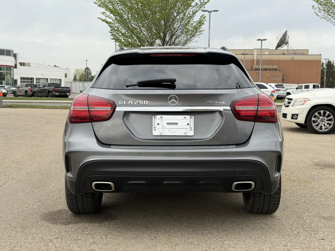 Mercedes-Benz GLA снимка Mercedes-Benz GLA