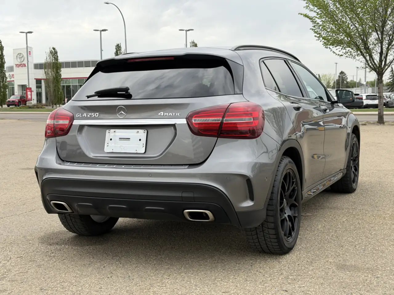 Mercedes-Benz GLA снимка Mercedes-Benz GLA