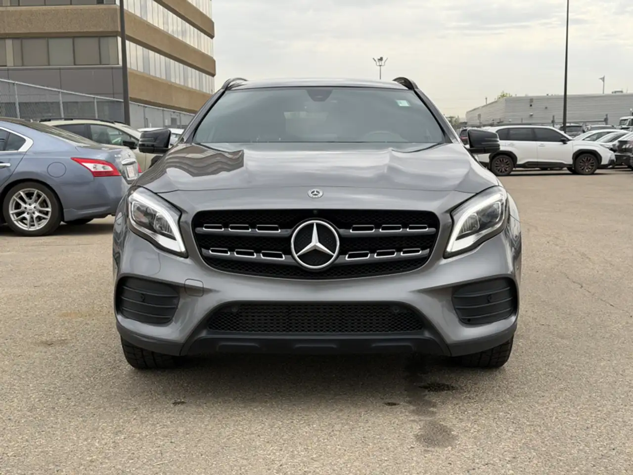 Mercedes-Benz GLA снимка Mercedes-Benz GLA