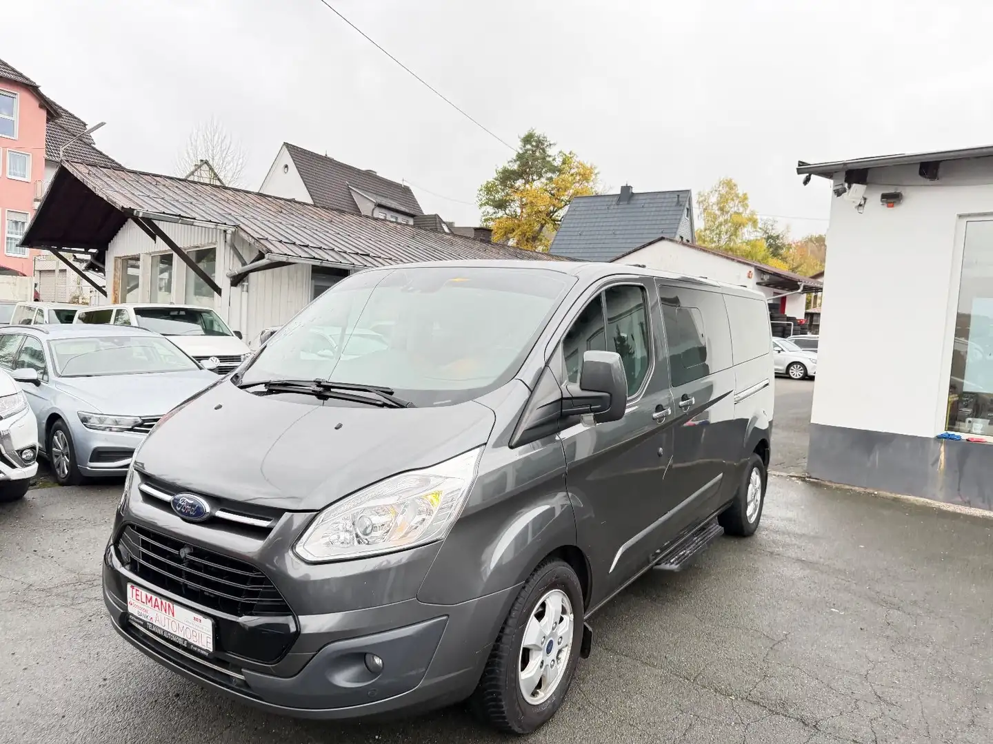 Ford Tourneo Custom Grau - 1