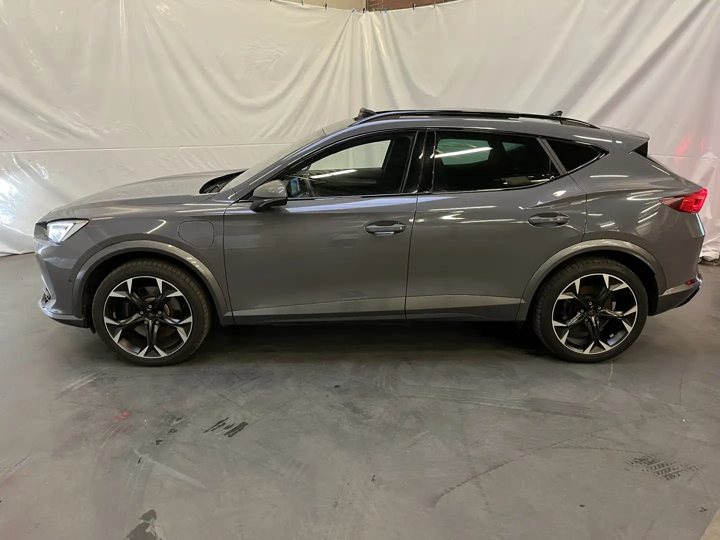 CUPRA Formentor 1.4 e-Hybrid Black Edition / AUTOMAAT/ PANO/ LEDER Gris - 2