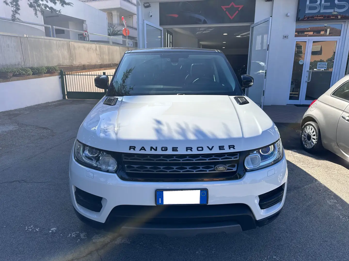 Land Rover Range Rover Sport 3.0 tdV6 AUTOM. / PANORAMA / AIR SUSPENSION / R.22 Bianco - 2