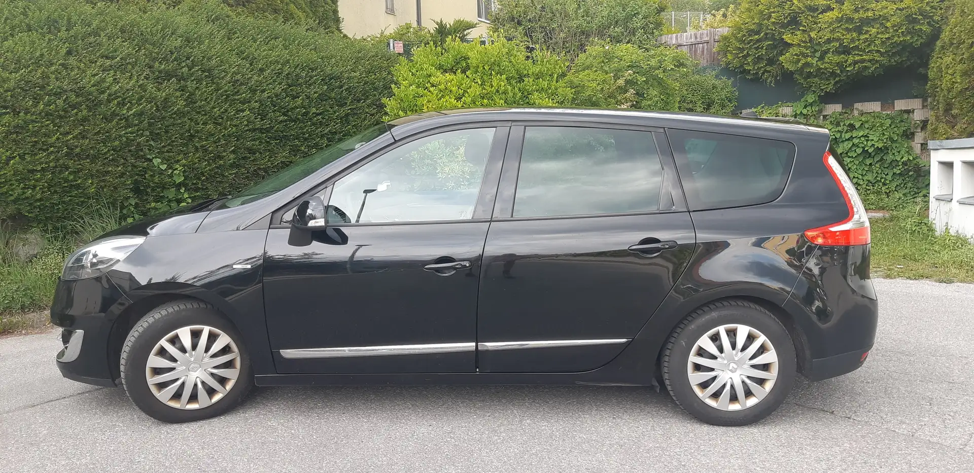 Renault Grand Scenic Scénic Energy dCi 110 Bose Edition Stop Schwarz - 1