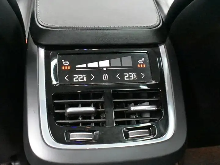 Volvo XC90 2019, foto 29