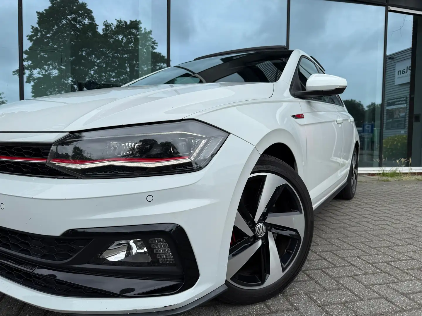 Volkswagen Polo GTI 2.0 TSI - Automaat- Navi - Virt.Cockpit- Panoramad Wit - 2