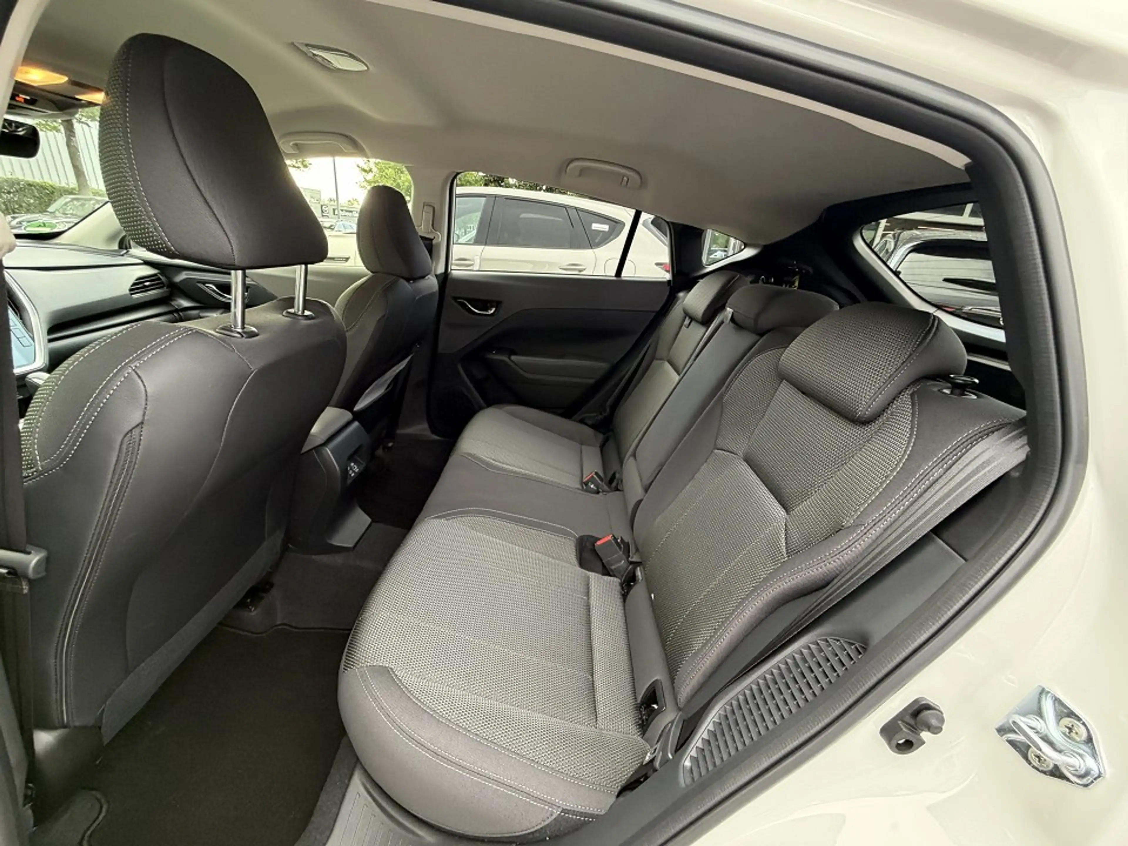 Subaru Crosstrek 201ie e-Boxer Comfort Lineartronic — photo 8