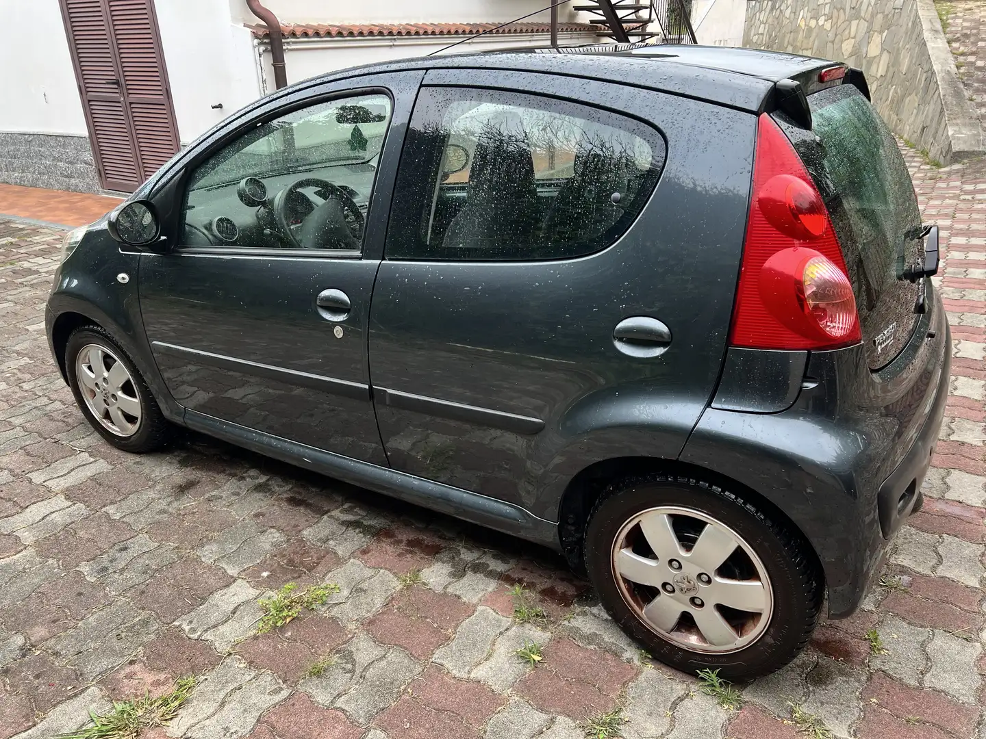 Peugeot 107 5p 1.0 12v Plaisir Grigio - 1
