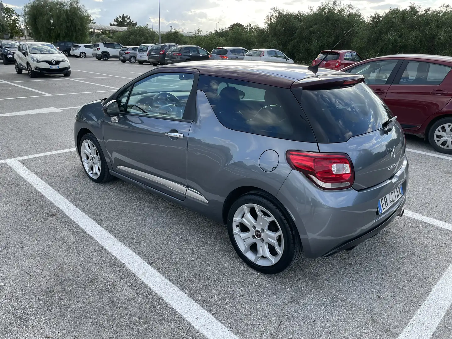 Citroen DS3 DS3 1.6 HDi 90cv Just Black Gris - 2