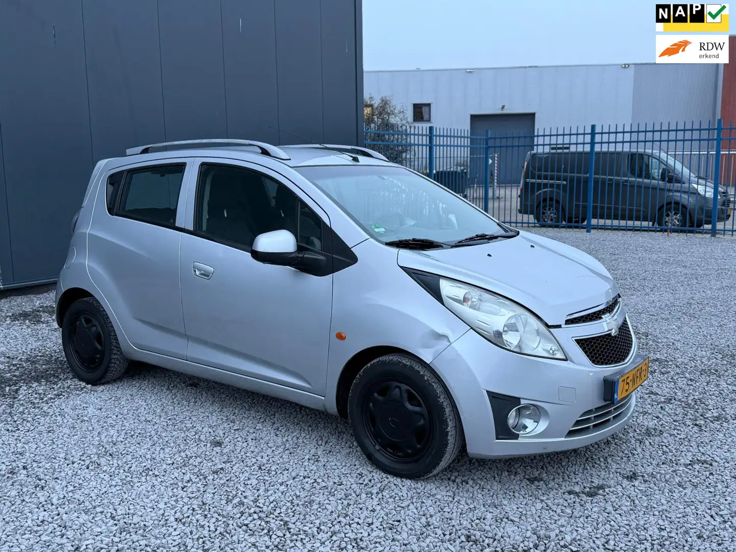 Chevrolet Spark 1.0 16V LS Bi-Fuel AIRCO!APK2026!ZUINIG! Grau - 1