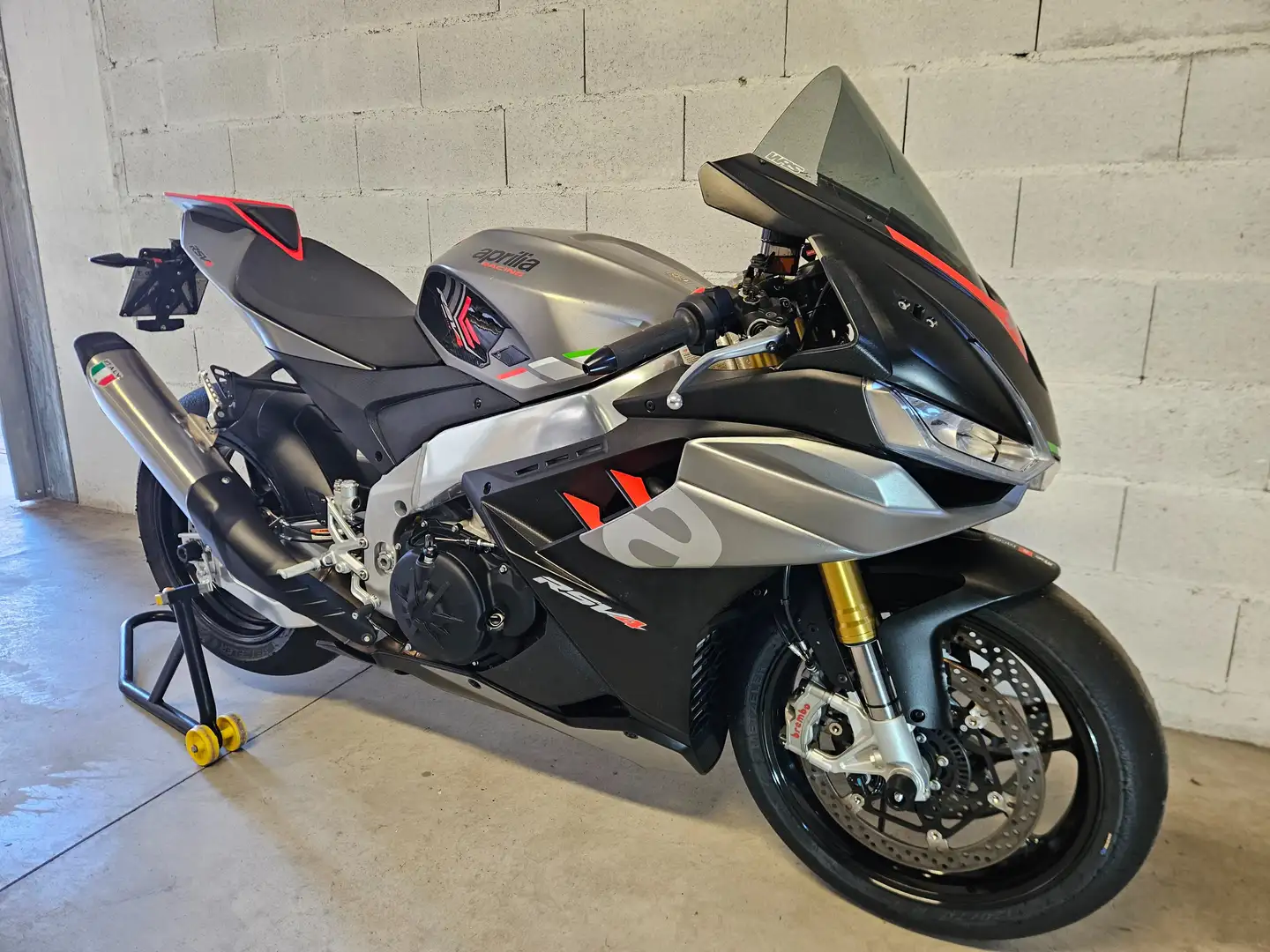 Aprilia RSV4 Argento - 1