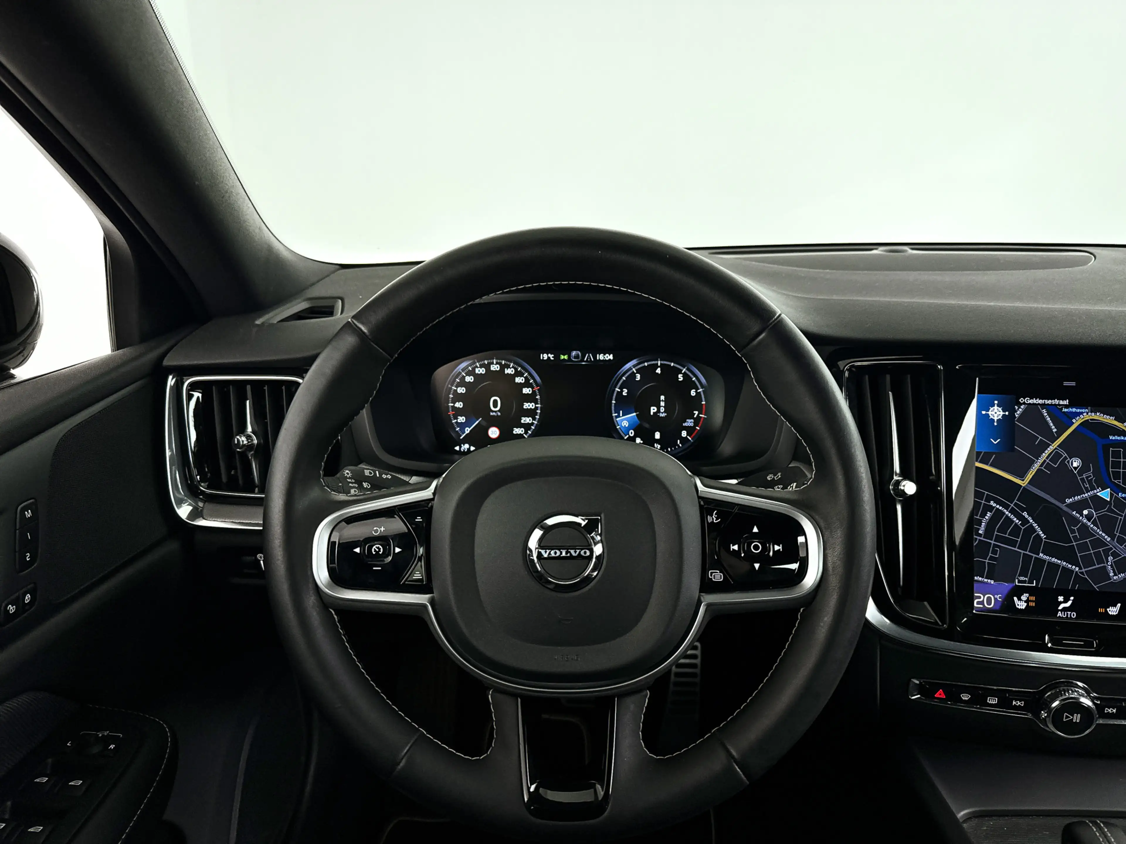 Volvo S60 B4 R-Design | Park Assist | Stoel- en Stuurverwarm — photo 15