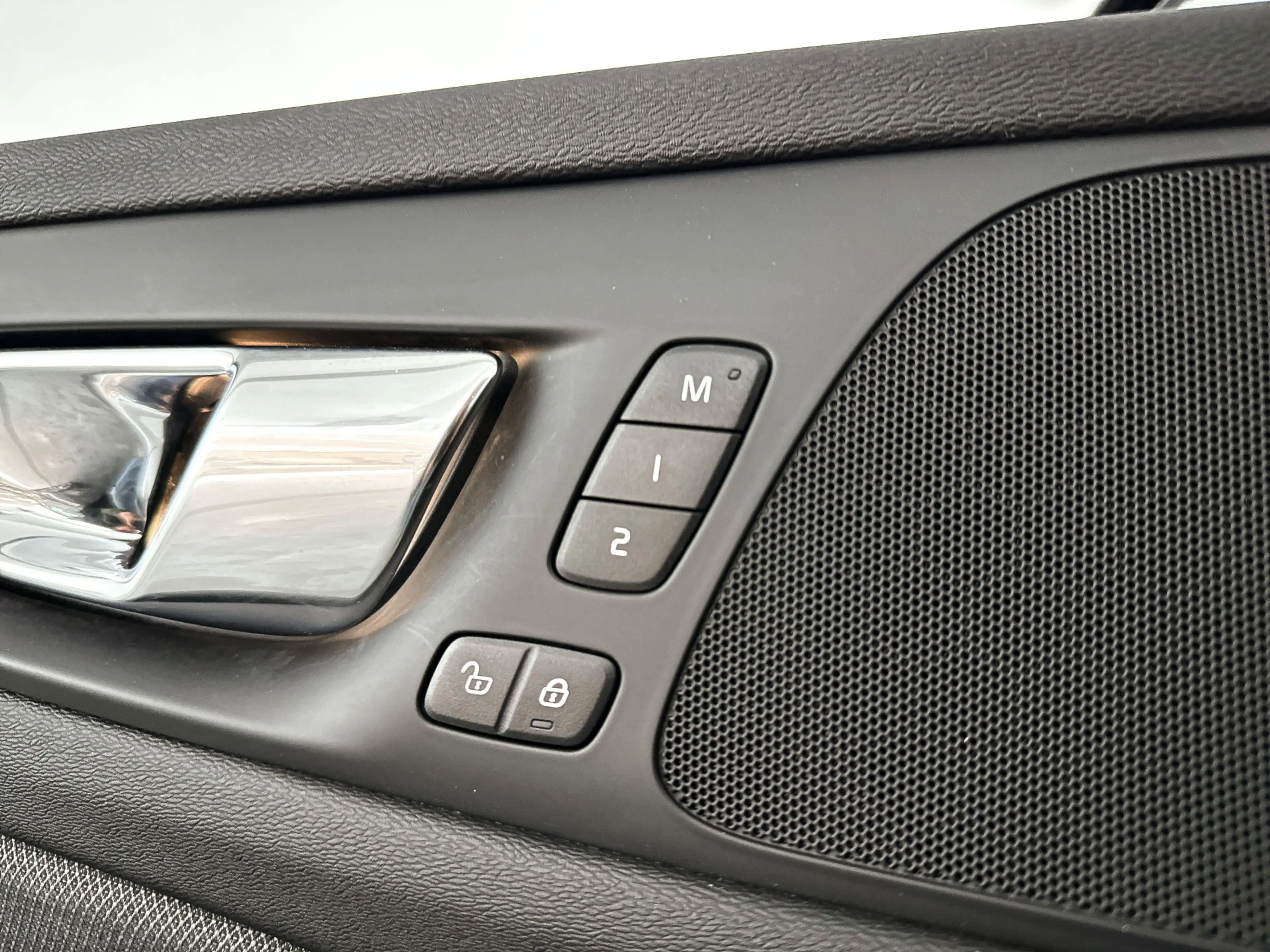 Volvo S60 B4 R-Design | Park Assist | Stoel- en Stuurverwarm — photo 8