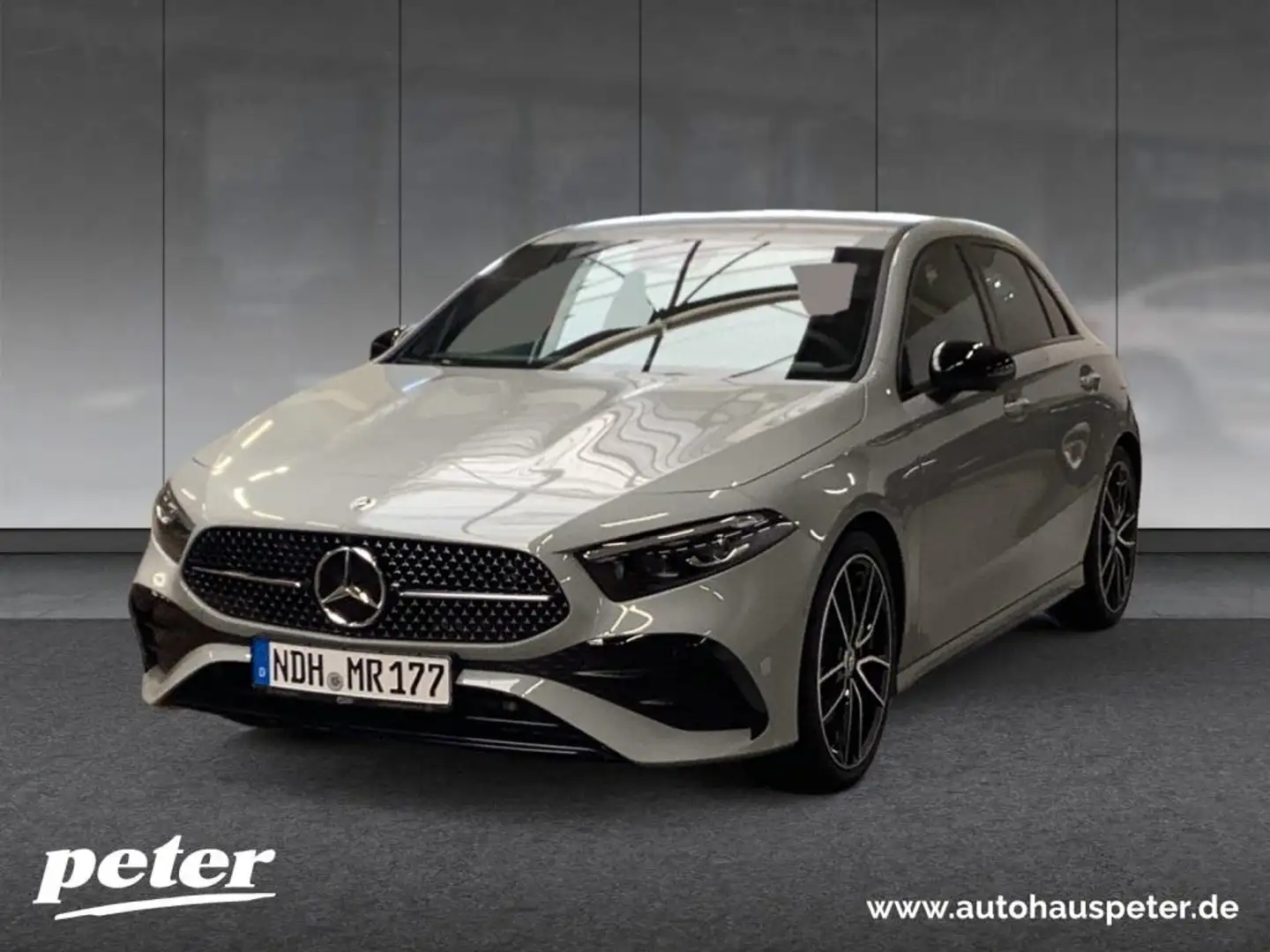Mercedes-Benz A 220 4MATIC Kompaktlimousine +MBUX+AMG+Perf-AGA Gris - 1