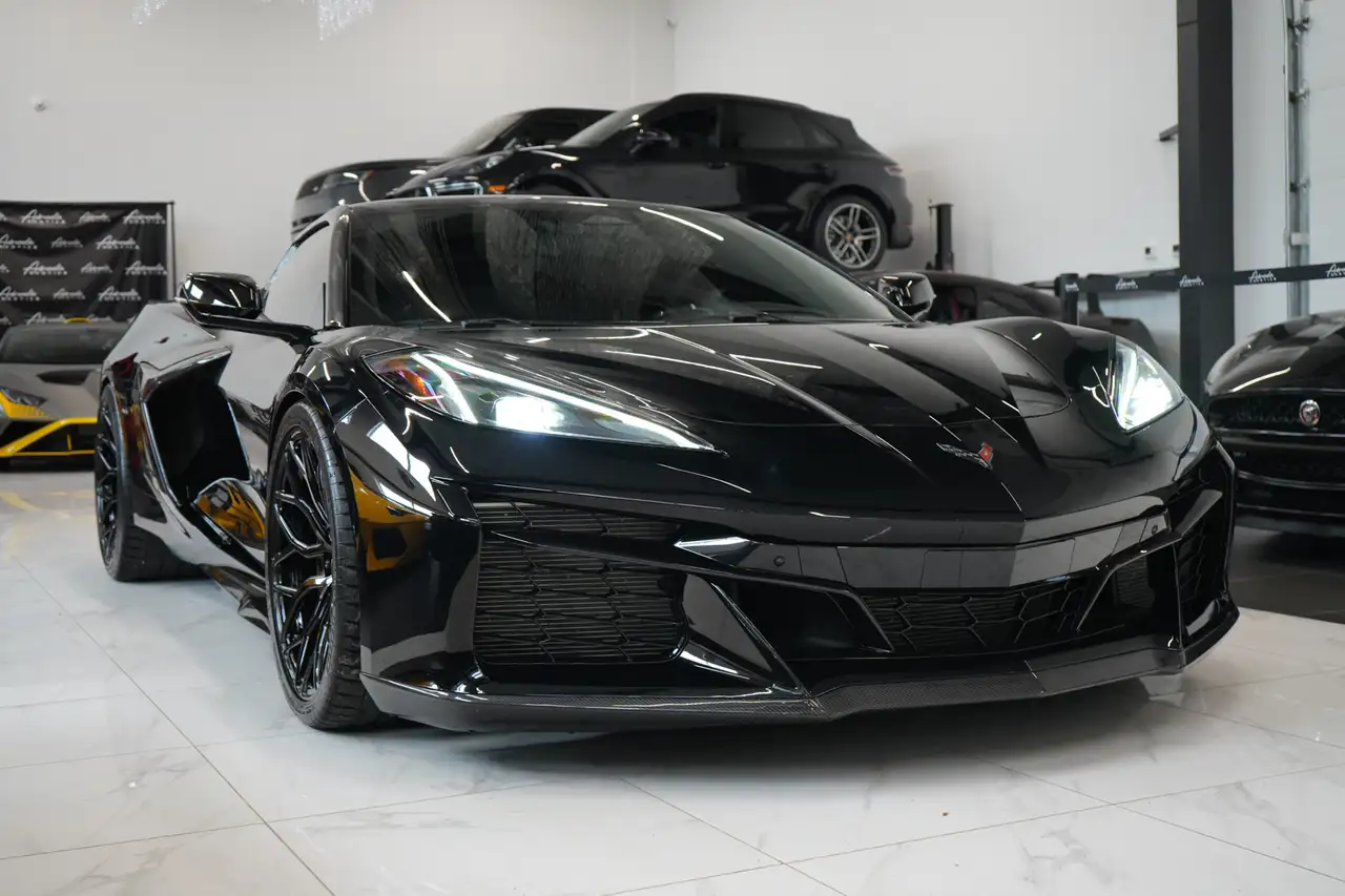 Chevrolet Corvette снимка Chevrolet Corvette