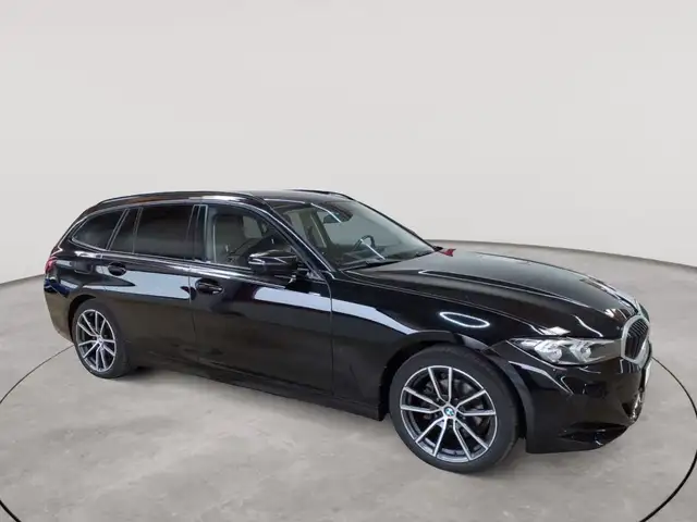 BMW 3 Series view 3