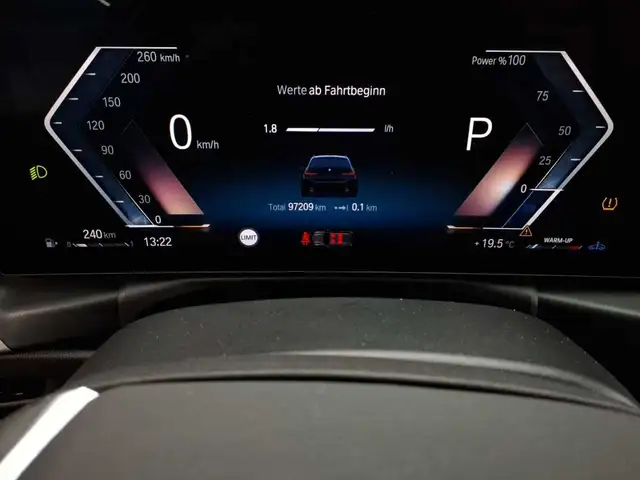 BMW 3 Series view 11