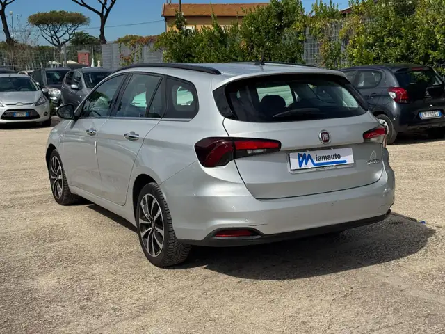 Fiat Tipo view 4