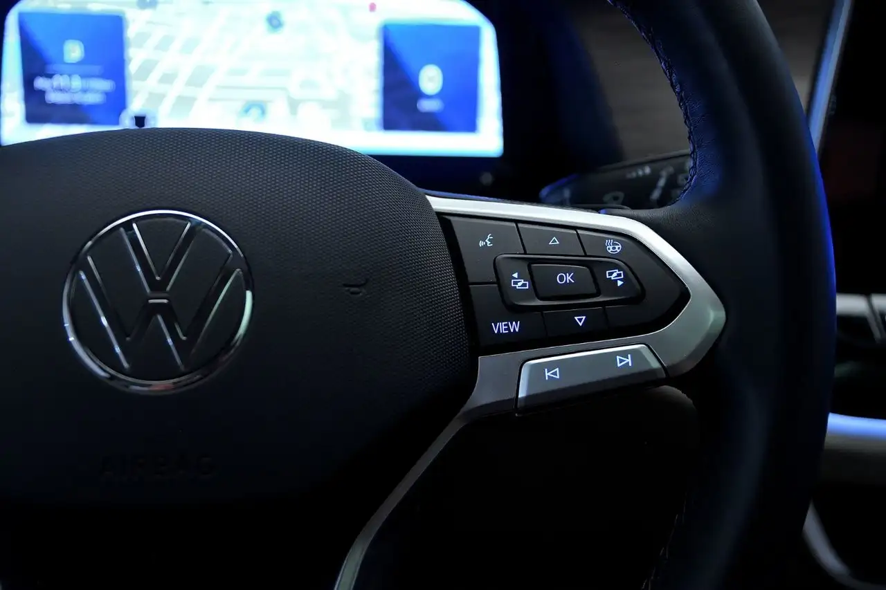 Volkswagen Atlas photo Volkswagen Atlas