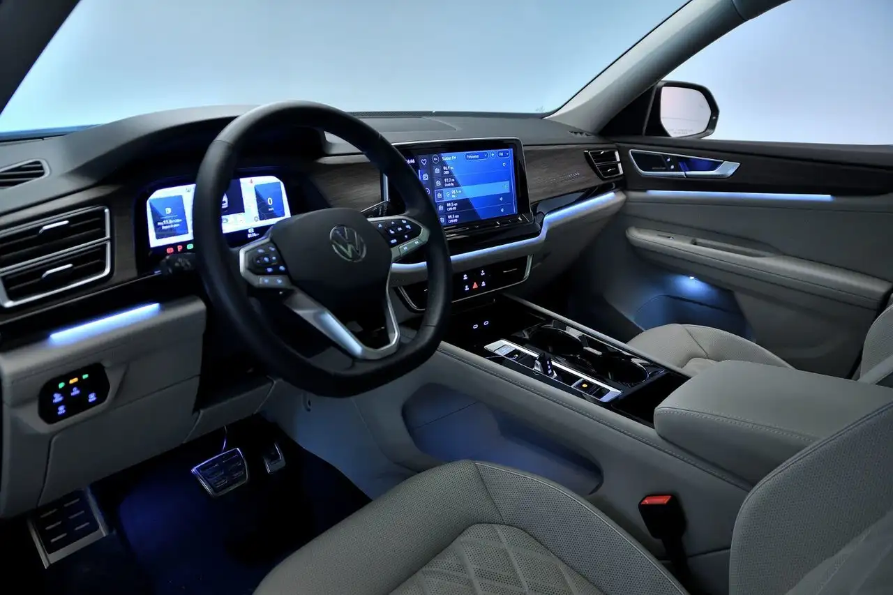 Volkswagen Atlas photo Volkswagen Atlas