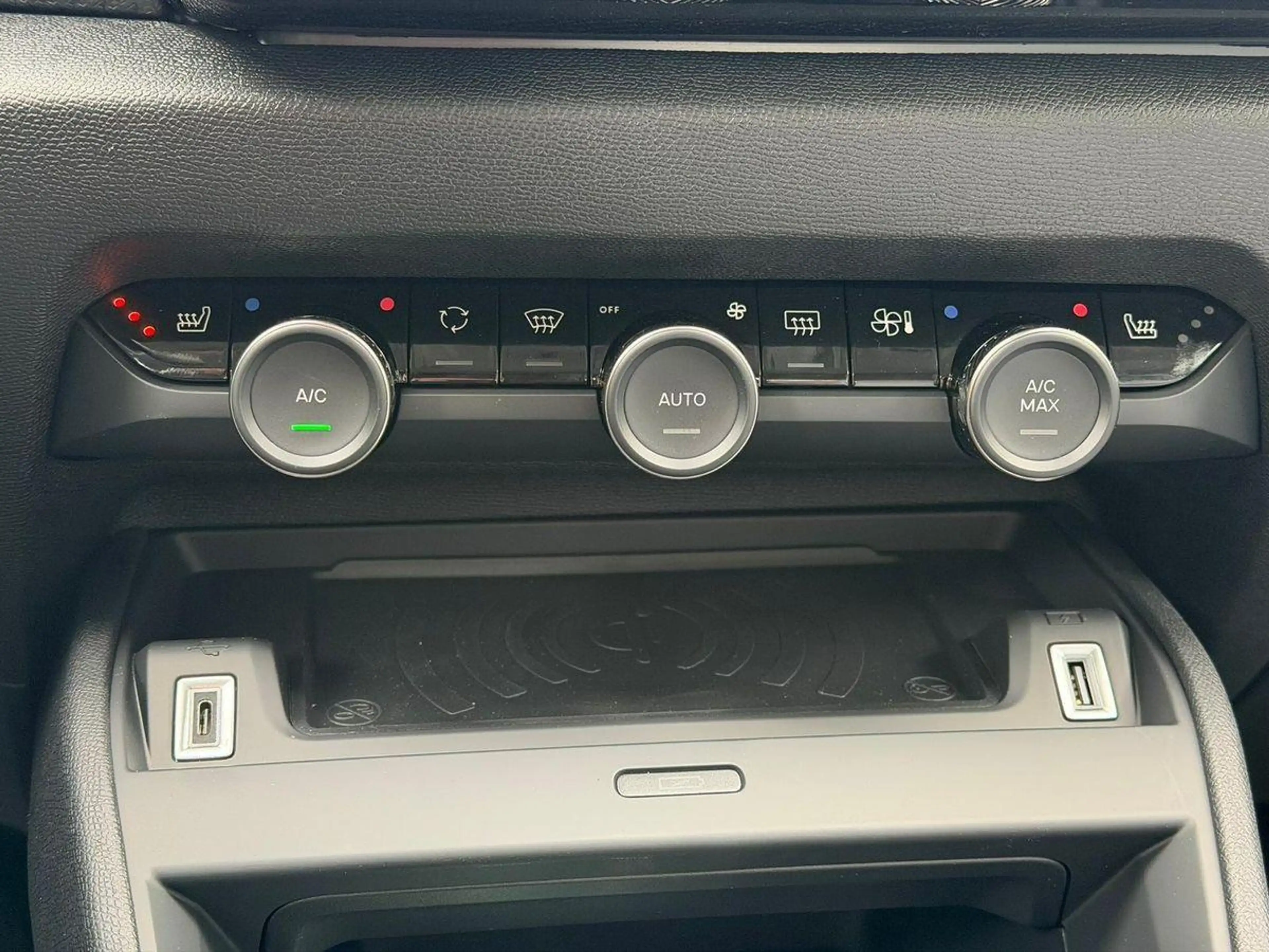 Citroen C4 X Max Hybrid - LED/ACC/ALLW./ALCANT./NAVI/KAMERA — photo 8