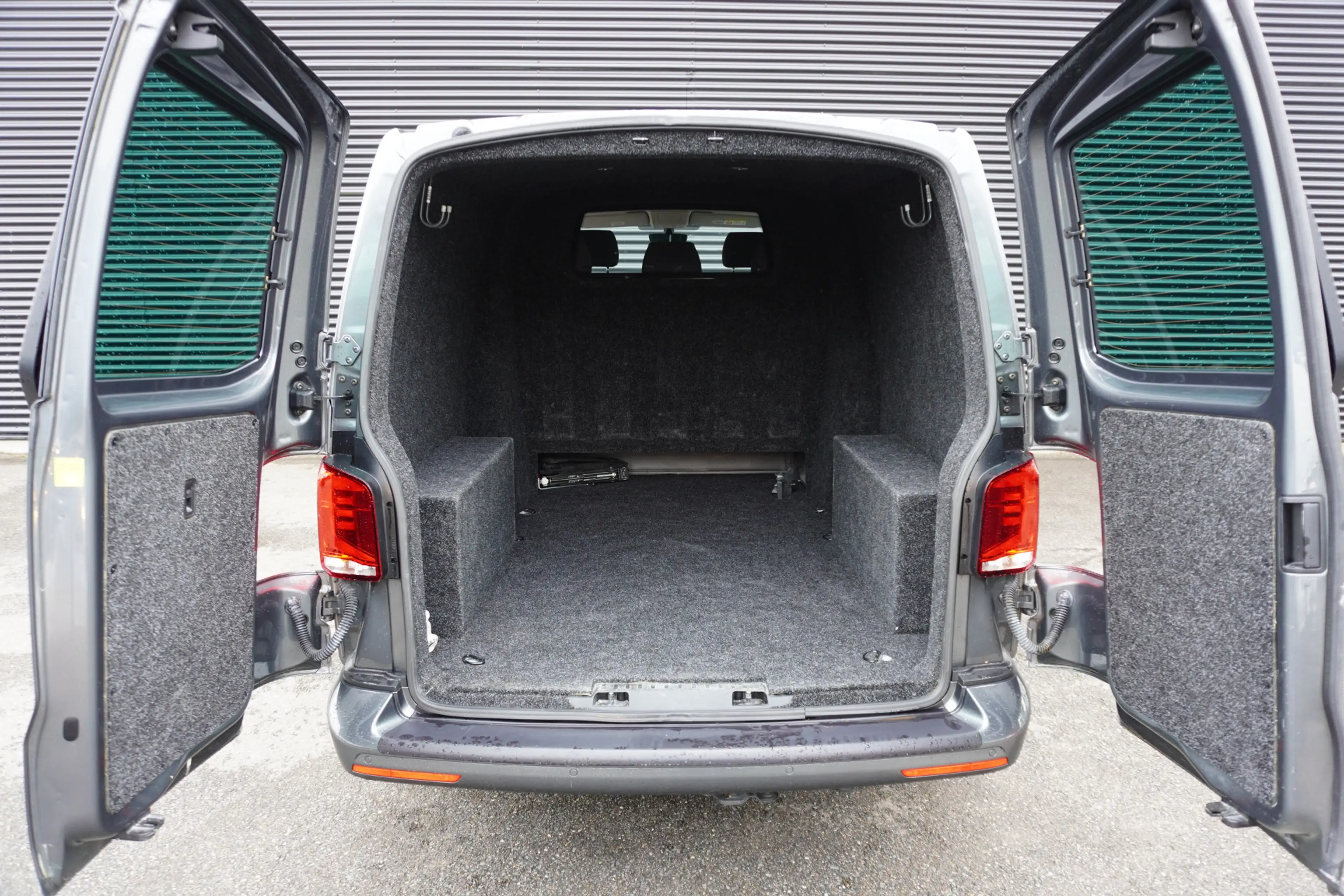 Volkswagen T6.1 Transporter Bulli 150pk Automaat Dubbele cabine 2x schuifdeur — photo 3