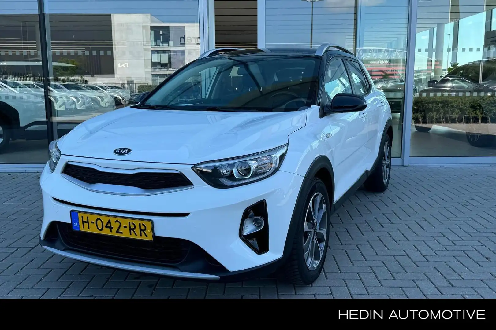 Kia Stonic 1.0 Turbo DynamicLine | Navigatie | Camera | Airco Wit - 1